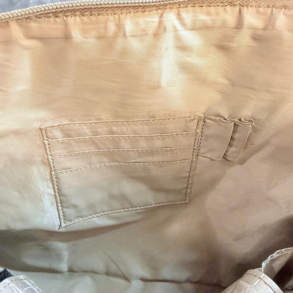 Tommy Hilfiger Monogram Textured Trim Leather Shoulder Bag Beige/White - Picture 6 of 11